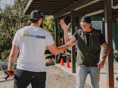 Terrassierung mit Natursteineinfassung